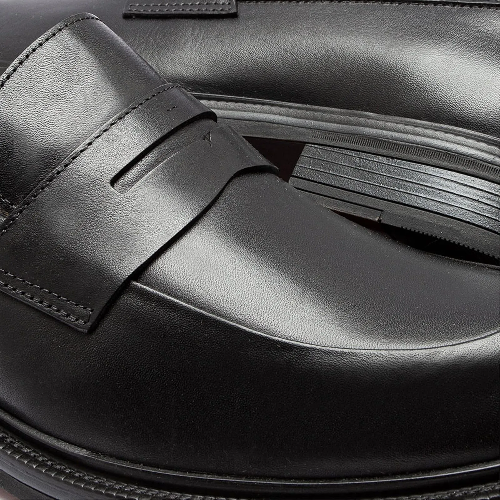 597102-NEGRO-3