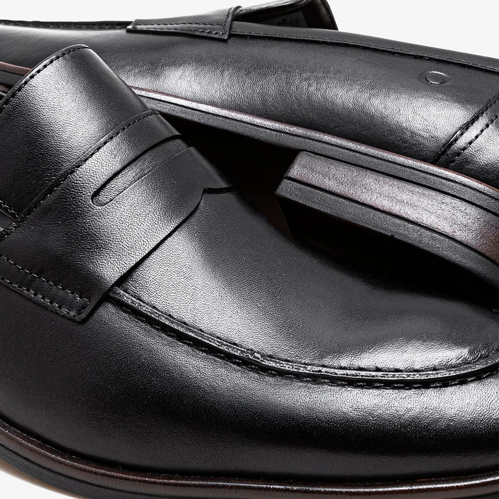 622102-NEGRO-3