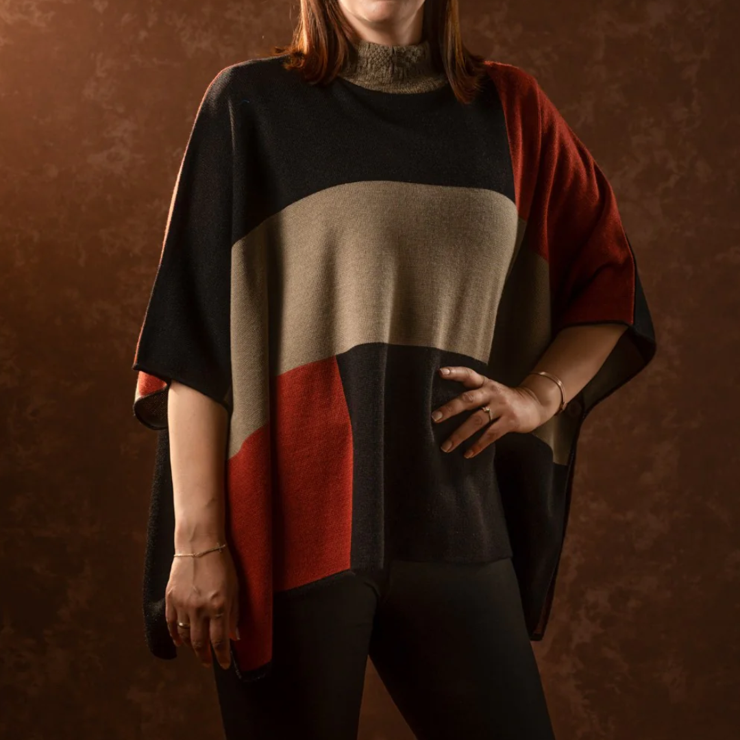 PONCHO-OMEGA-TERRACOTA-NEGRO-1