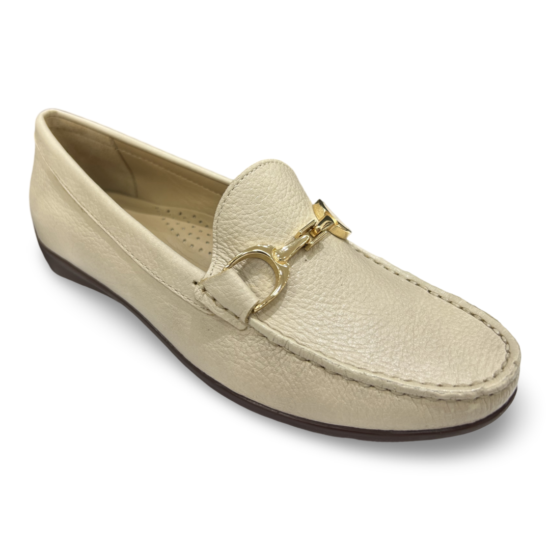 WT64527-CREMA-2