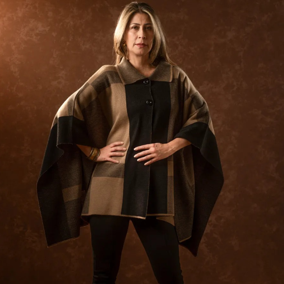 PONCHO CDC IBIZA NEGRO CAMEL 3