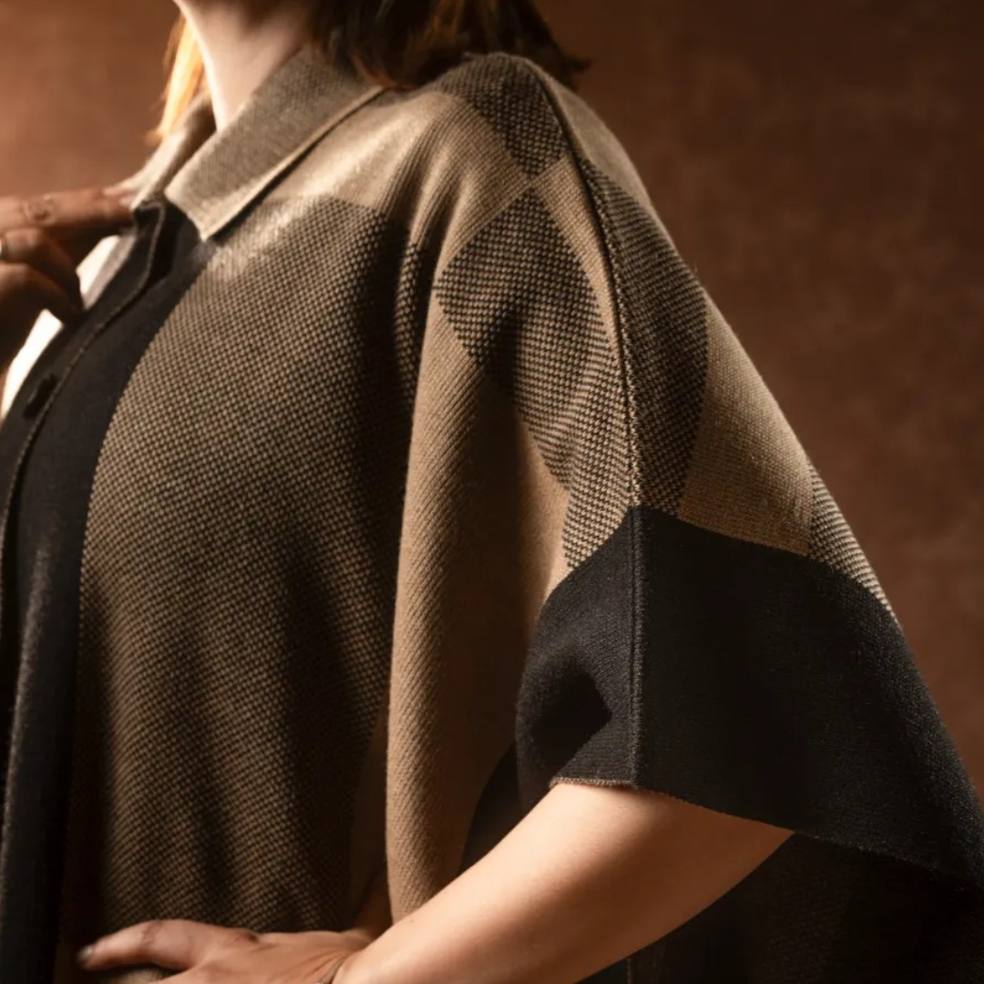 PONCHO CDC IBIZA NEGRO CAMEL 5